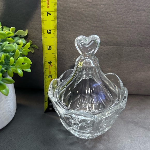 5th Avenue Crystal Hearts Candy Dish with Lid, 6.5” Tall GL001 - Picture 4 of 5